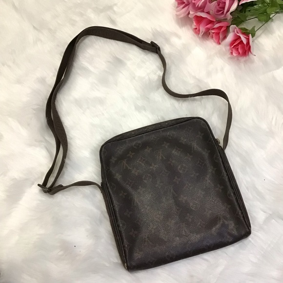 Vintage Louis Vuitton Monogram Crossbody - Picture 2 of 10